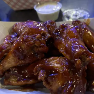 Chicken wings, lickers flavored