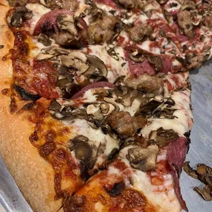 Sausage, salami, and mushroom xl pizza