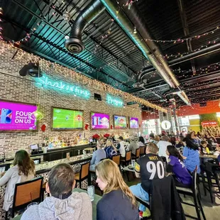 ramen and noodles, interior