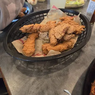 chicken wings and fried chicken, bbq chicken, bbq wings, chicken, chicken wings, fried chicken, poultry, food, fried chicken wings