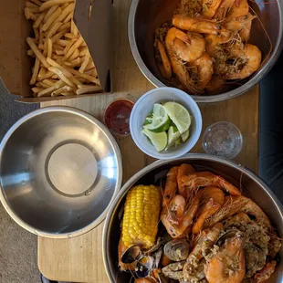 C2, 1lb shrimp garlic butter medium, fries