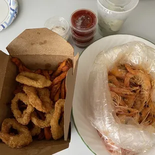 1lbs shrimp &amp; Calamari Rings + Cajun Fries