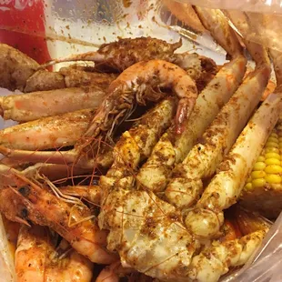 Shrimp with Heads On &amp; Snow Crab Combo ($30.99) in Medium Shaking Sauce