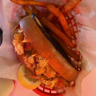 Classic Lobster Roll Sandwich