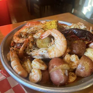 Big Shaking Seafood Combo