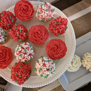 Vanilla bouquet cupcakes....