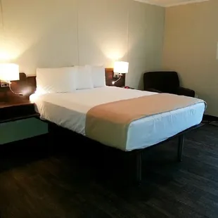 Guest bedroom