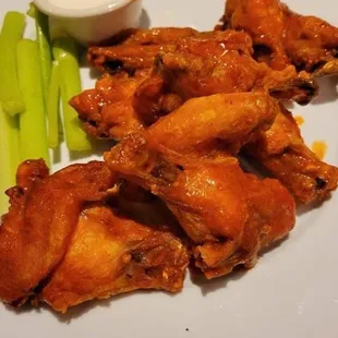 chicken wings and celery