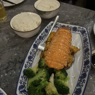 Lobster w. Garlic Sauce