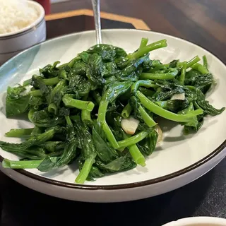 Snow Pea Shoot with Garlic