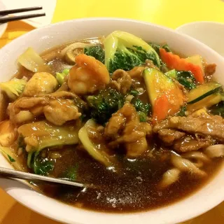 Spicy Combination Soup Noodles