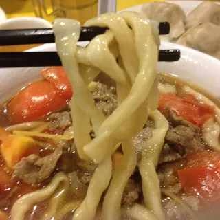 Beef and Tomato Chow Mein