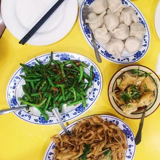 Wonton with Spicy Sauce