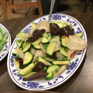 Sliced Fish with Wine Sauce