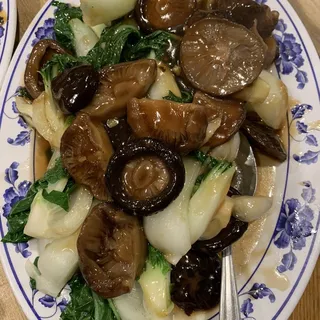 Black Mushroom with Tender Greens