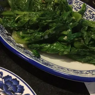 70. Lactuca Sativa With Chopped Garlic