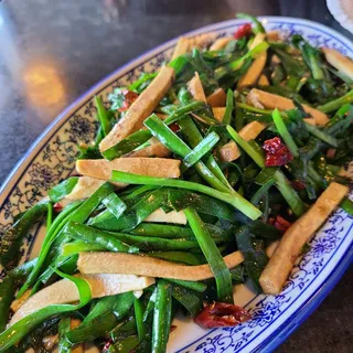 77. Leek With Smoked Bean Curd