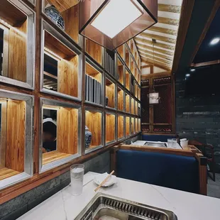 Bone soup pot &amp; Nine Boxes spicy pot