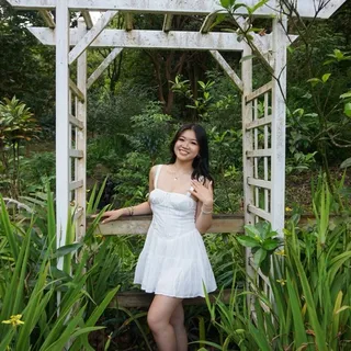 Vicky N.