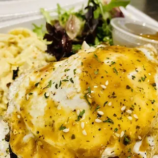 Pulled pork with oe egg and aloha sauce