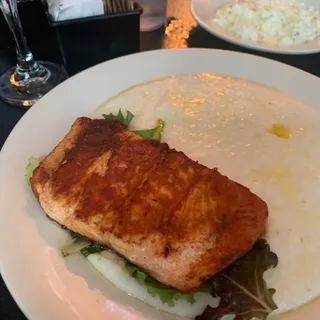 Grilled Salmon and Grits