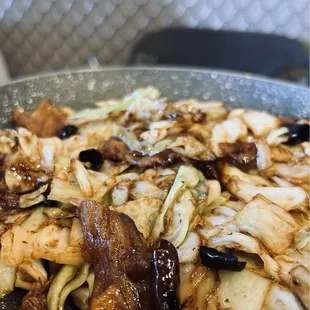 Stir fried shredded cabbage with pork
