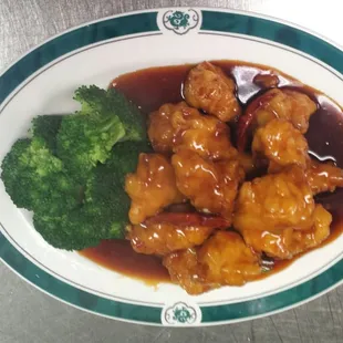 Spicy General Tsu's with extra spice and extra broccoli, comfort food for the small blizzard outside.