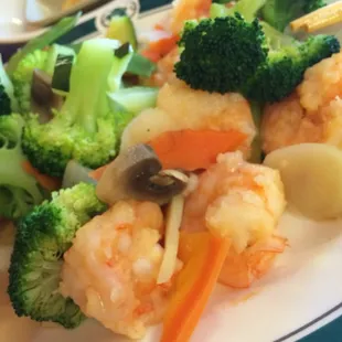 Off their diet menu. Great steamed shrimp and veggies!!
