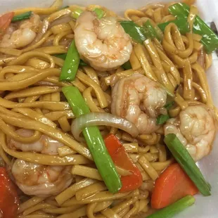 L4: Shrimp Lo Mein to go.