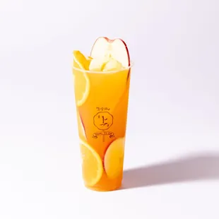 Signature Fruit Tea.
Tropical Fruit syrup with Shang Yu Lin Premium Green Tea.