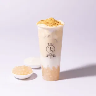 Super Peanut Milk Tea.
Peanut milk tea, Mochi, Signature Tapioca Cube and Milk Cloud Foam