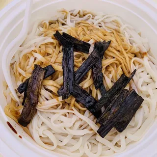 D24. Old Style Lo Mein with Scallion Sauce