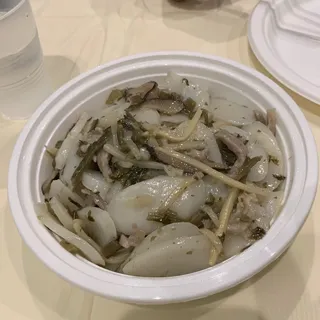 R1. Shredded Pork and Preserved Vegetables with Rice Cakes
