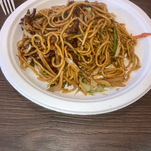Beef lo mein