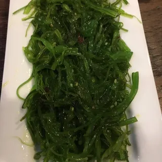 Seaweed Salad *