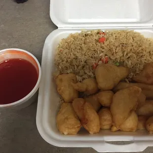Sweet and sour chicken lunch special