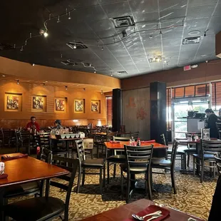 the dining area of a chinese restaurant