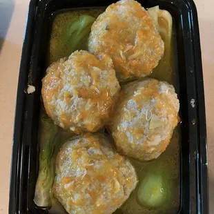 D.2 - 蟹粉狮子头 - Pork Meat Ball with Crabmeat