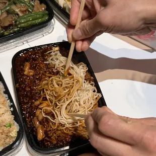 R6. Dan Dan Noodles