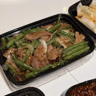 B10. String Bean Beef /