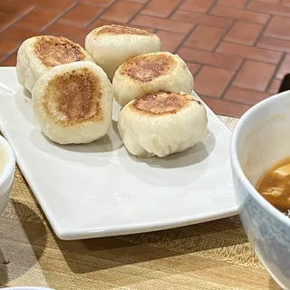 D13. Pan Fried Pork Bun (8pcs) /