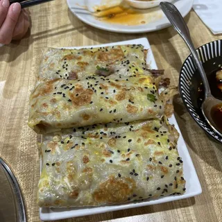 F2. Roasted Duck Pancake /
