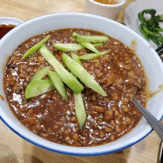 R5. Minced Pork Noodles /