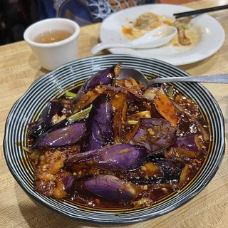 V3. Eggplant with Garlic Sauce /