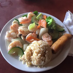 Rainbow delight - delicious.  Lots of shrimp in this lunch special