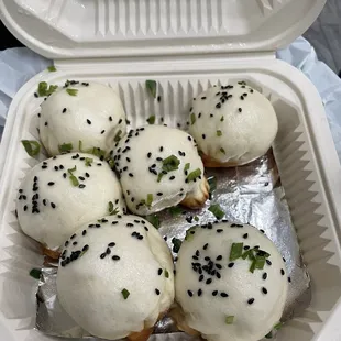 Pan fried pork dumpling is pretty good