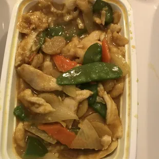 a dish of chicken and vegetables