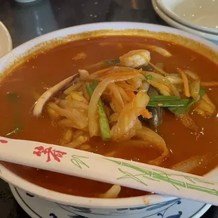 Hot &amp; Spicy Seafood Noodle Soup (Jjamppong)