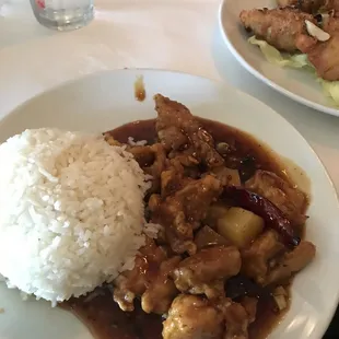 General tso chicken with steamed white rice
