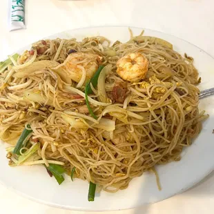 Shanghai fried rice stick noodle